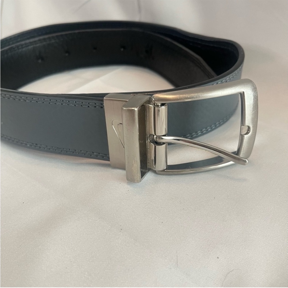 Nike Men's Reversible Classic Belt black/Grey Size
32 Small Leather - Picture 6 of 13